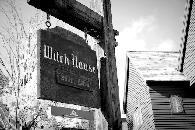 witch house sign blog